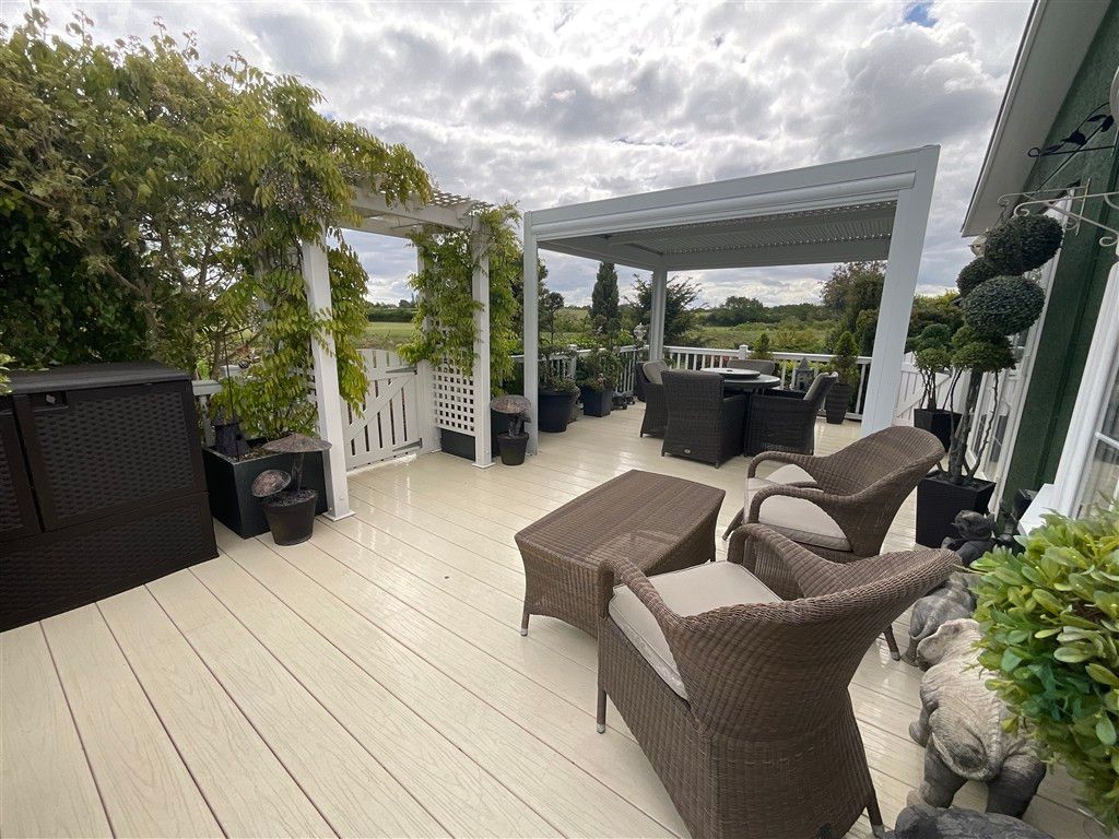 Property photo 2 of 14 Veranda