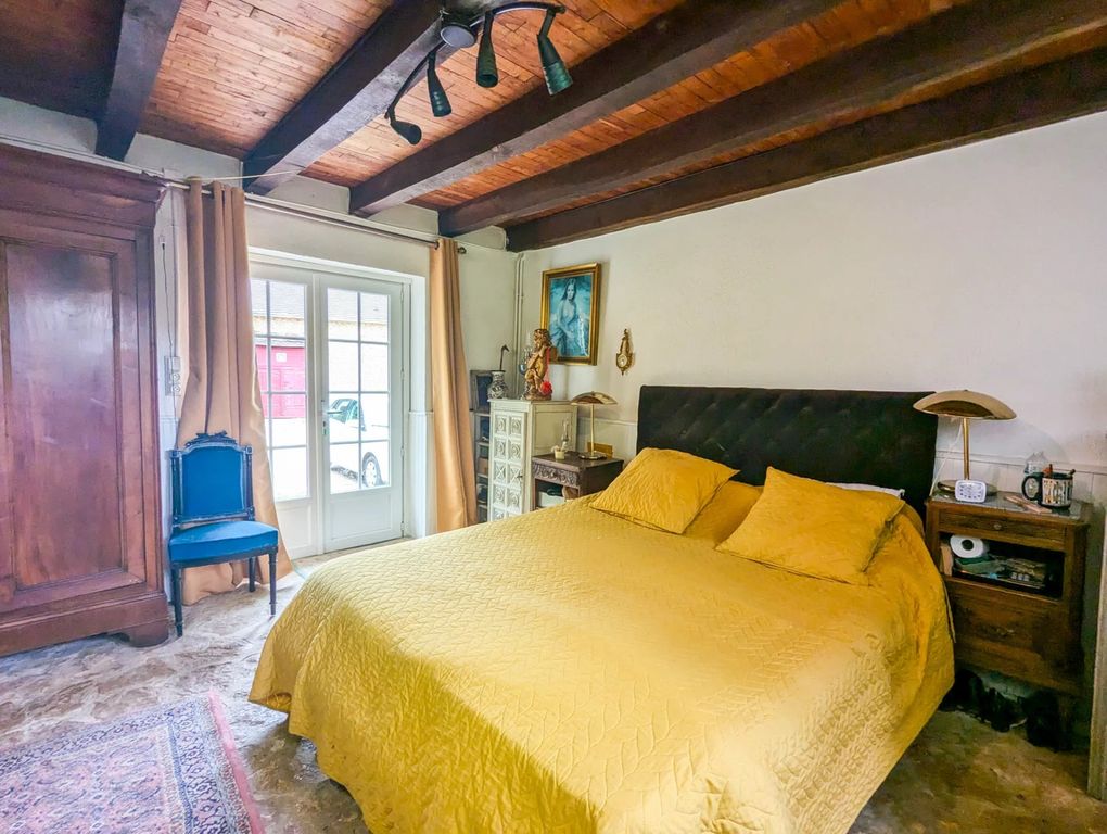 Property photo 3 of 11