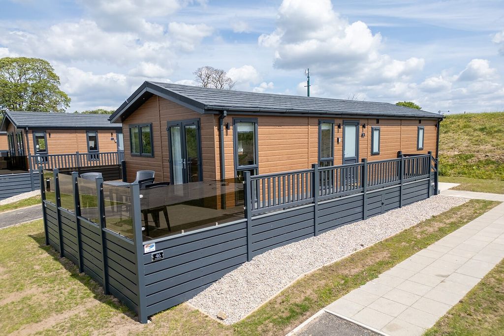 Property photo 1 of 16 4230310