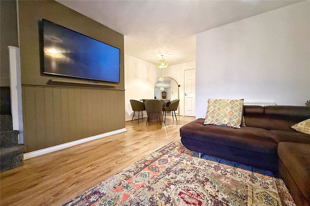 Property photo 3 of 13 Living Room/Diner