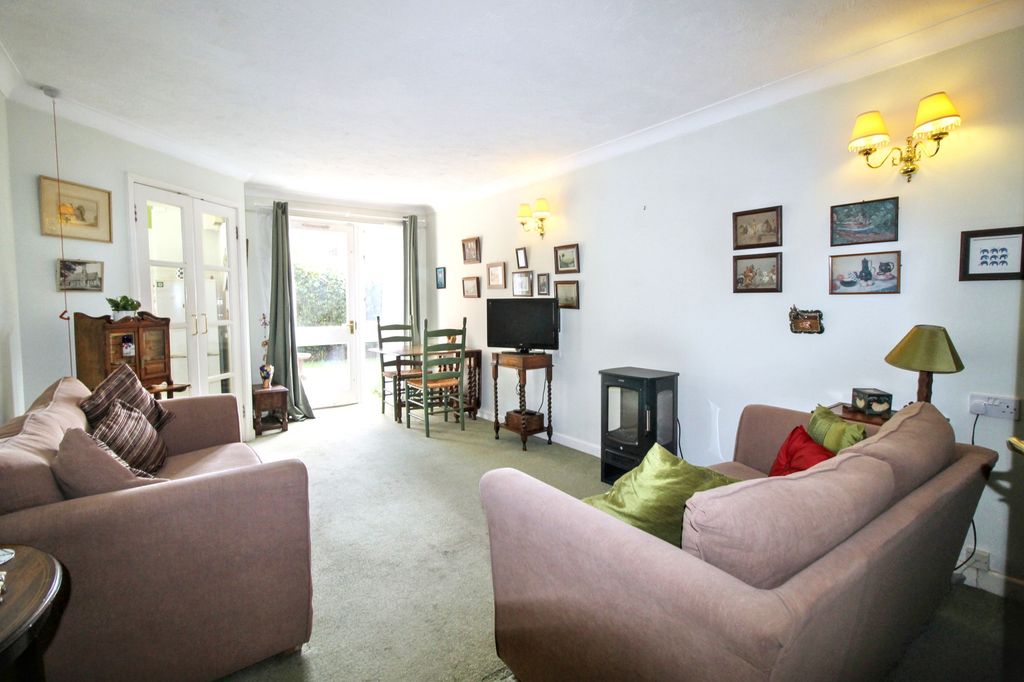 Property photo 2 of 9