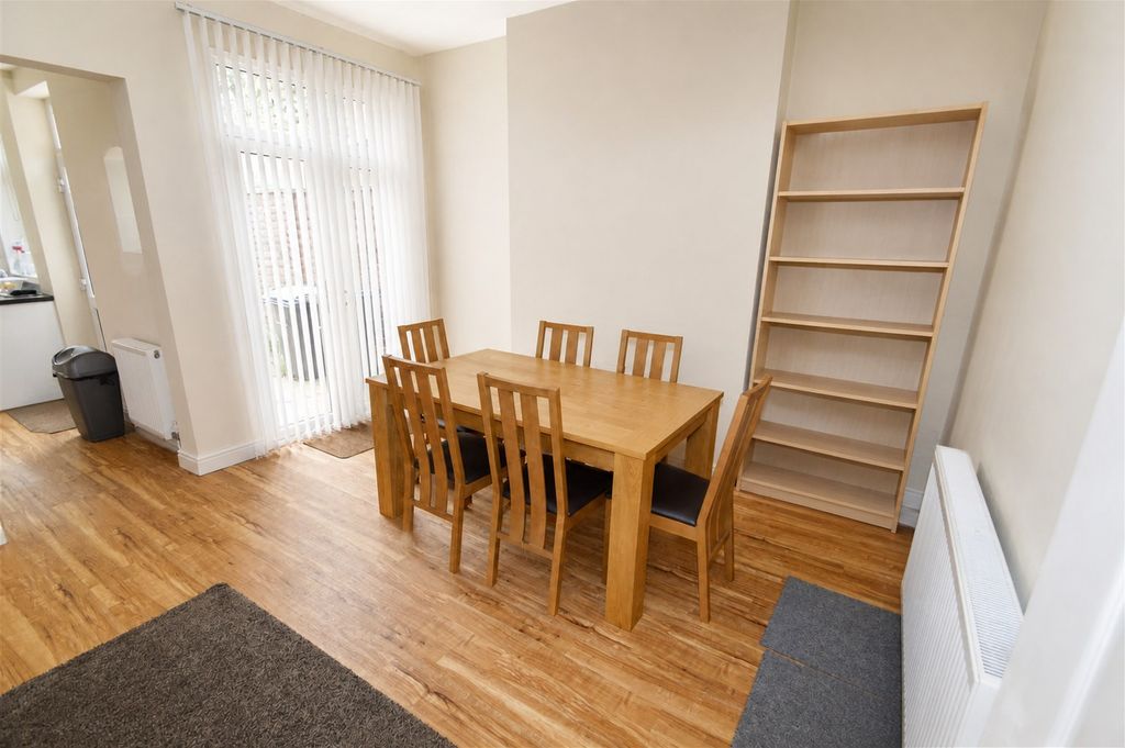 Property photo 3 of 10 Dining Room