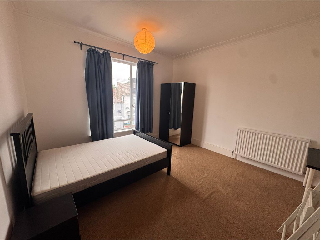 Property photo 2 of 13 Picture No. 10