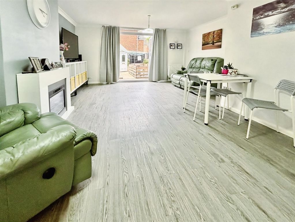 Property photo 2 of 12 6F9Ea989-8F0d9F59-144d-4B4E-89De-A2025Dd07c6F.Jpg