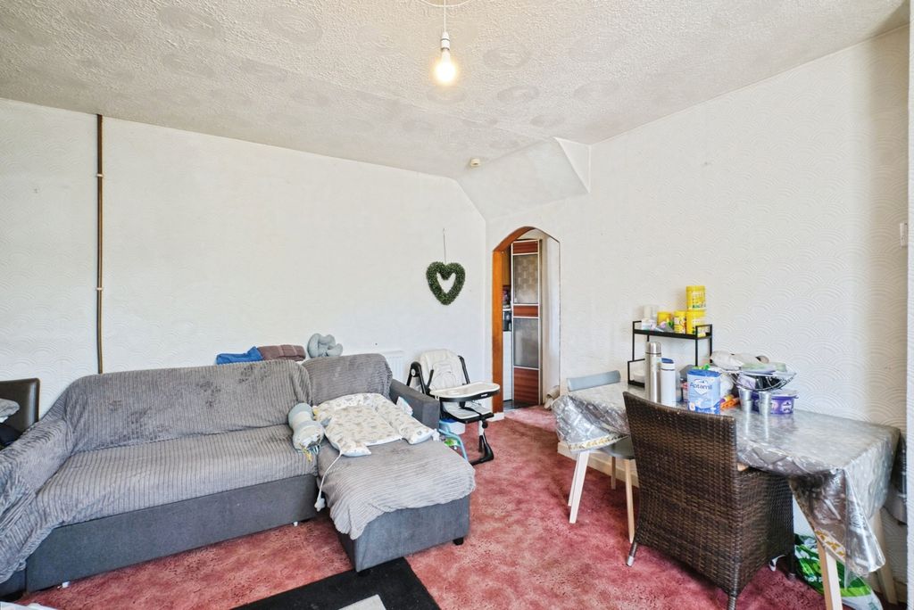 Property photo 3 of 20 Pbox-Img.Jpg