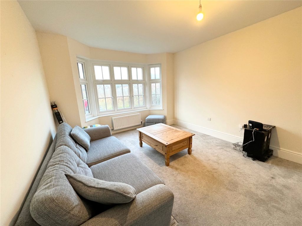 Property photo 2 of 9 Picture No. 11
