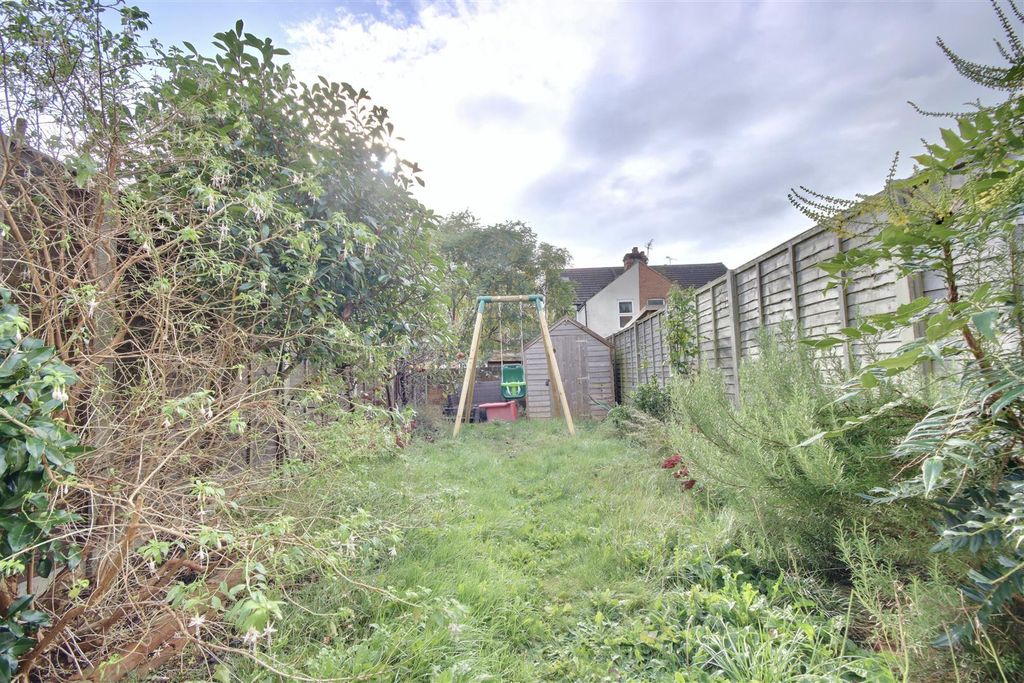 Property photo 3 of 13 Garden
