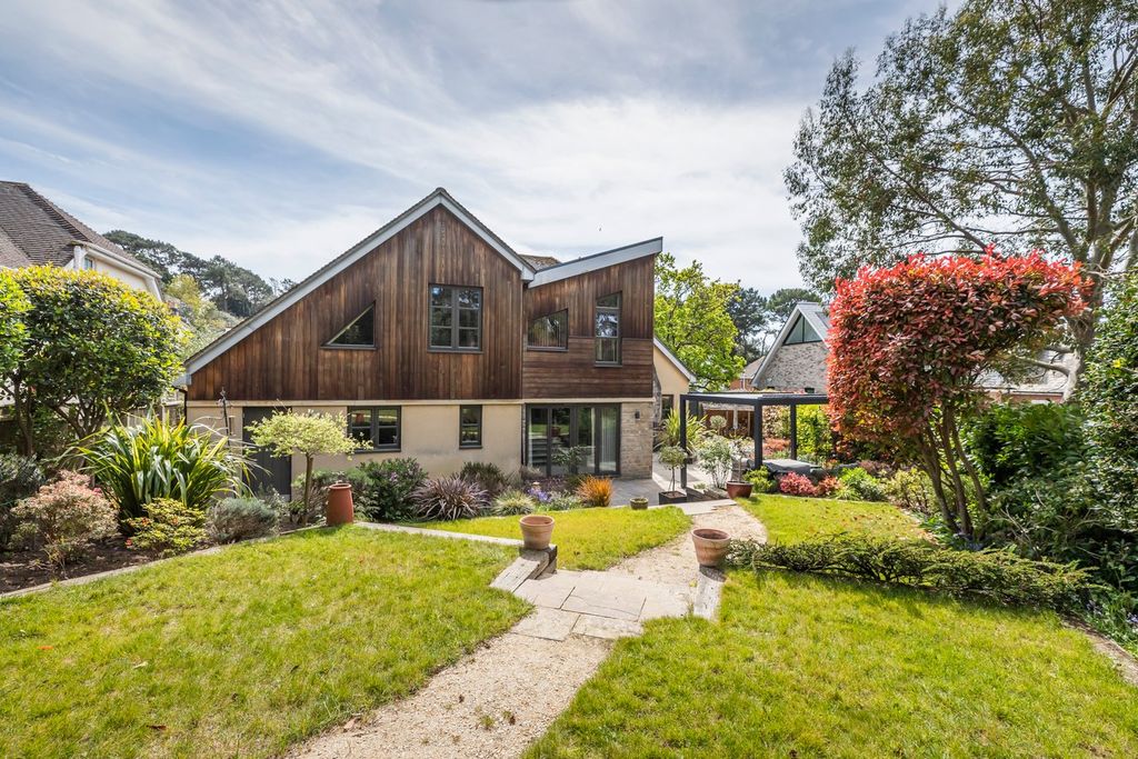 Property photo 3 of 26