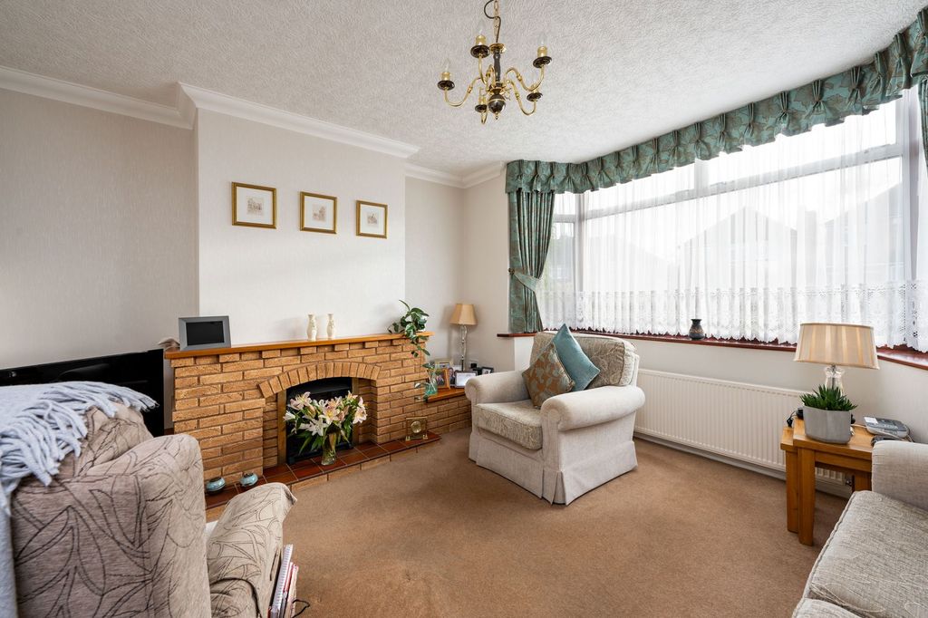 Property photo 2 of 21