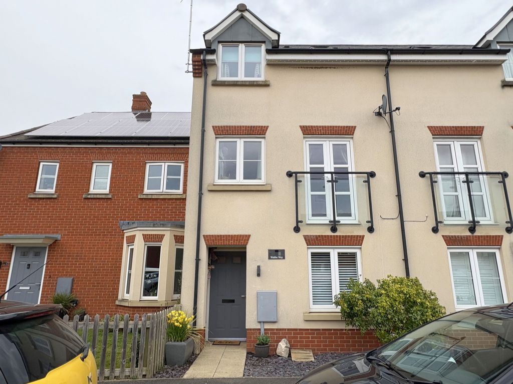 Property photo 1 of 20 3 Bedroom Town House For Sale