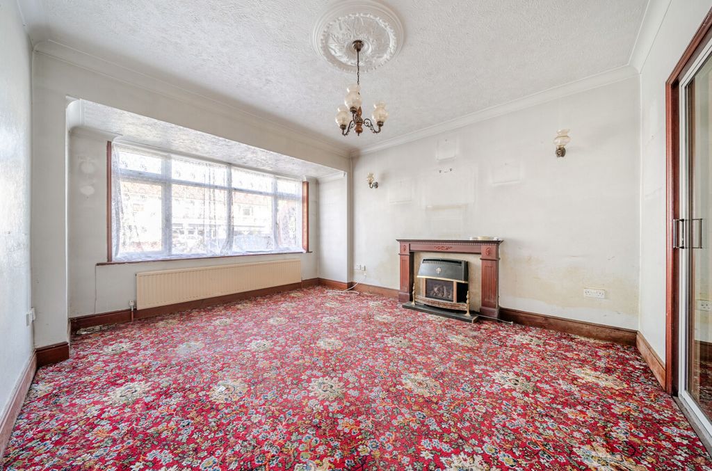 Property photo 2 of 13 1431724-1-69Fb61F...
