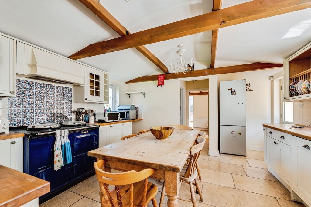 Property photo 2 of 29 Kitchen
