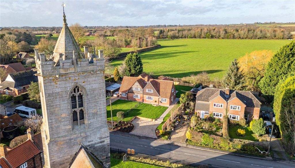 Property photo 1 of 33 Picture No. 14