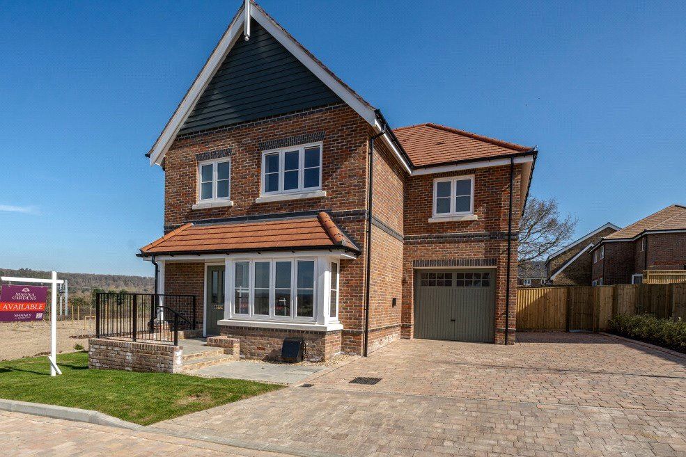 Property photo 1 of 8 External