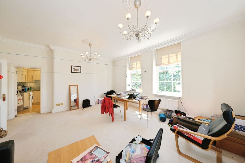 Property photo 2 of 11 Pbox-Img.Jpg