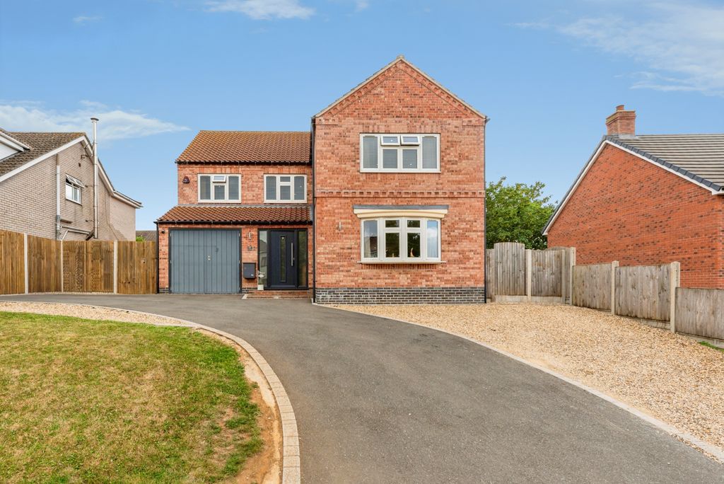 Property photo 1 of 28 59_Low_Road-37