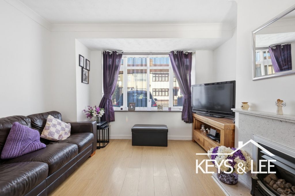 Property photo 3 of 16 4810436