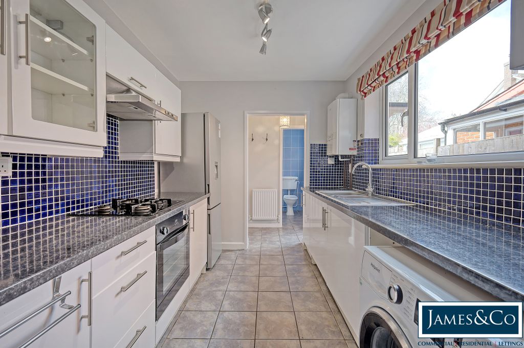 Property photo 2 of 15 17Thecausewaym