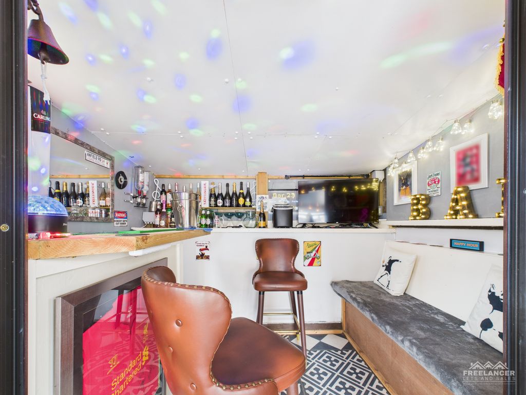 Property photo 1 of 18 Bar