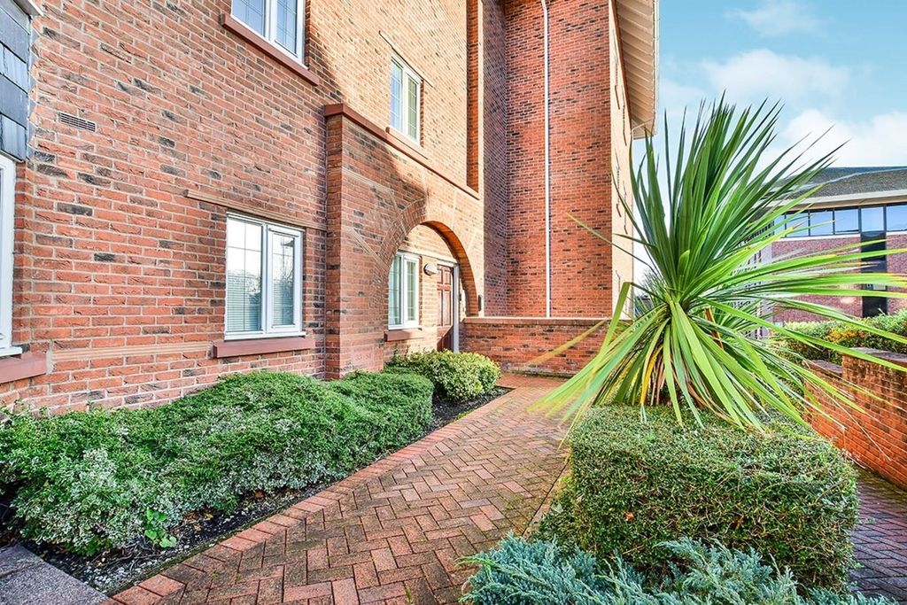 Property photo 1 of 18 Ent