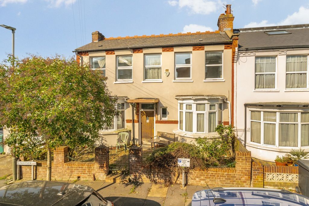 Property photo 1 of 11
