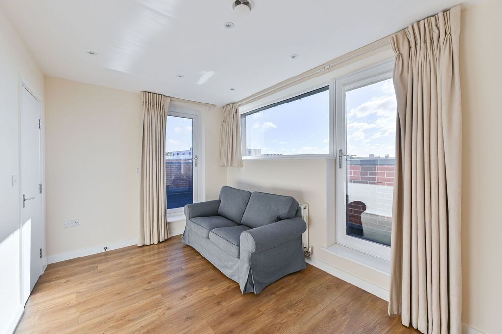 Property photo 1 of 19