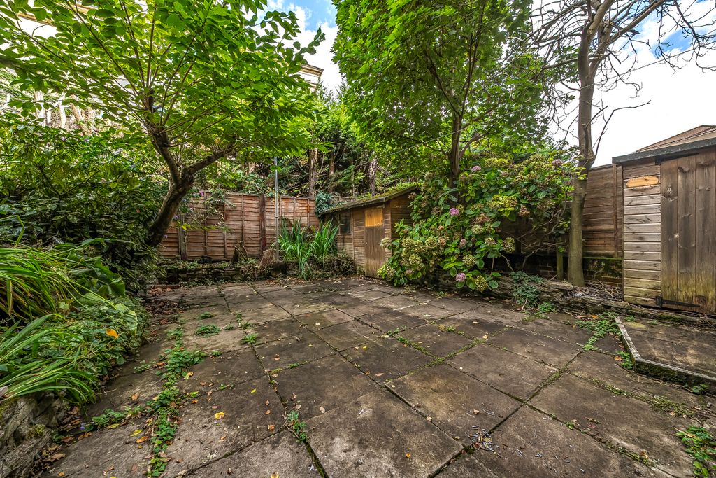 Property photo 3 of 22 Garden