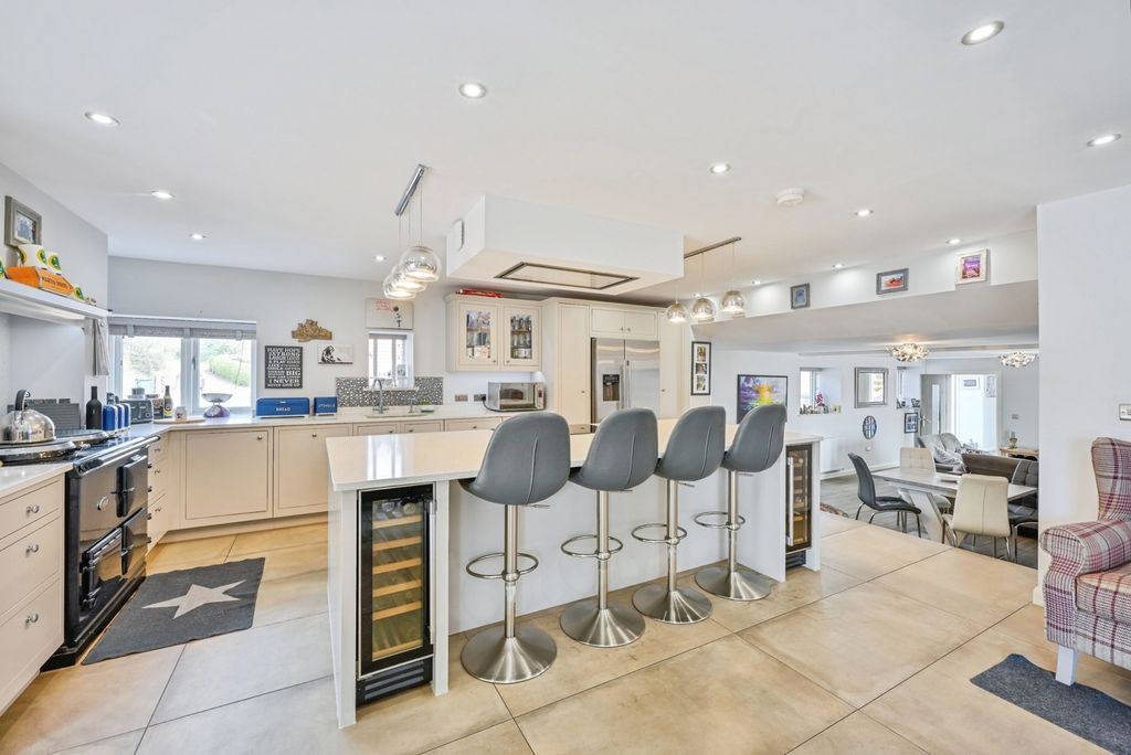 Property photo 2 of 26 Kitchen