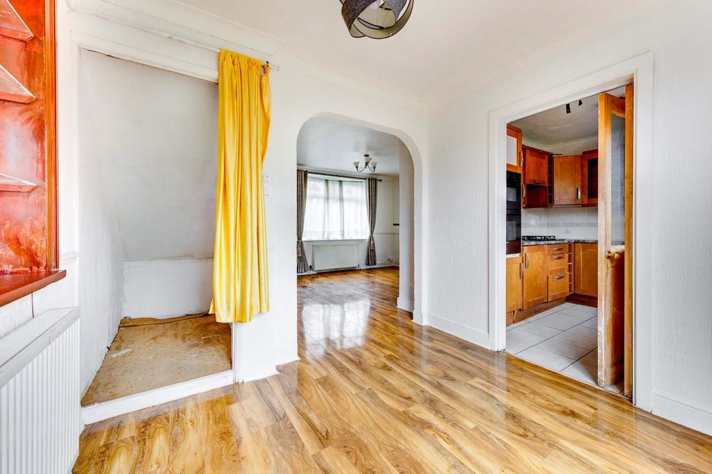 Property photo 1 of 10 Reception