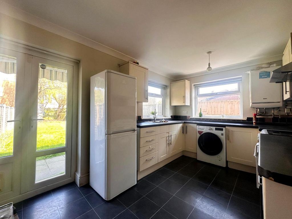 Property photo 3 of 8 Gallery