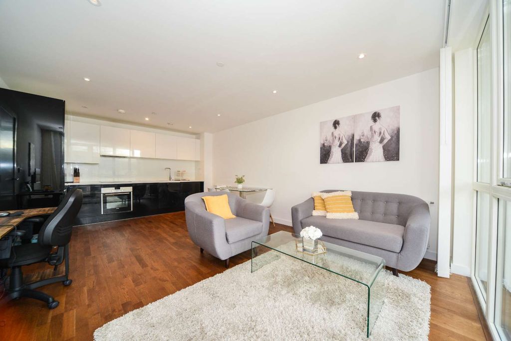 Property photo 1 of 11