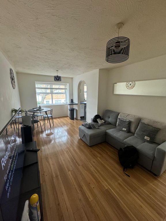 Property photo 3 of 4