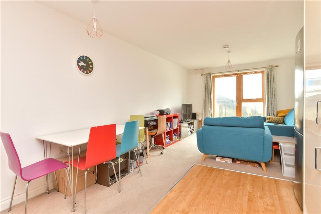 Property photo 3 of 10 Lounge/ Kitchen