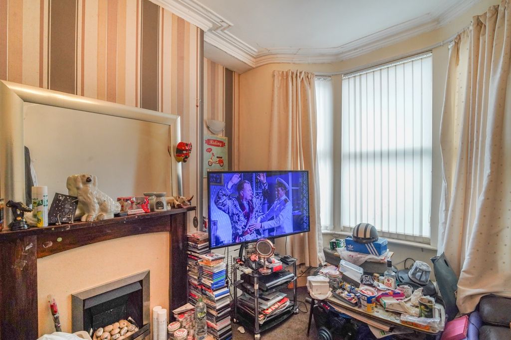 Property photo 2 of 15