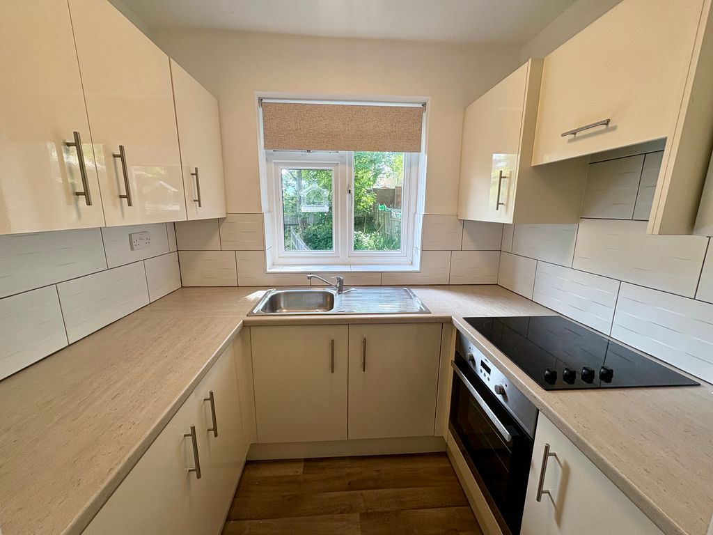 Property photo 1 of 7 Img_5554