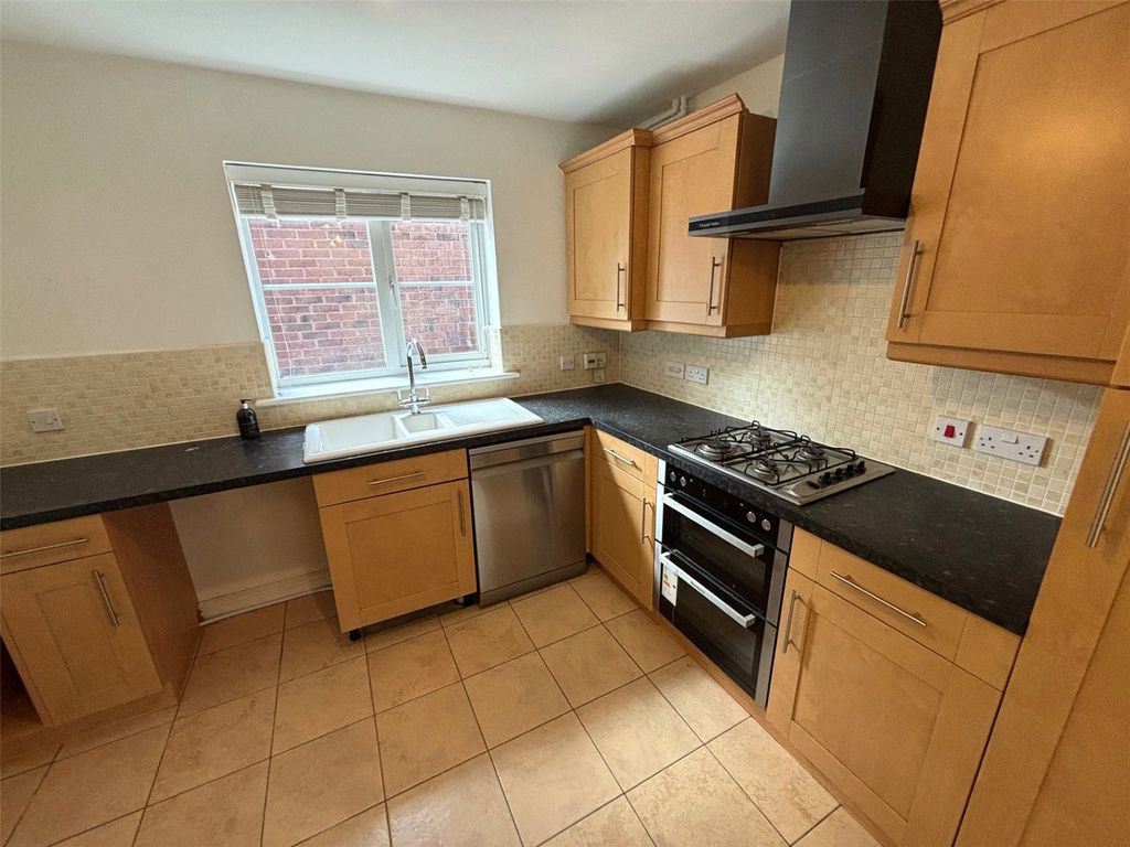 Property photo 2 of 18 Picture No. 17