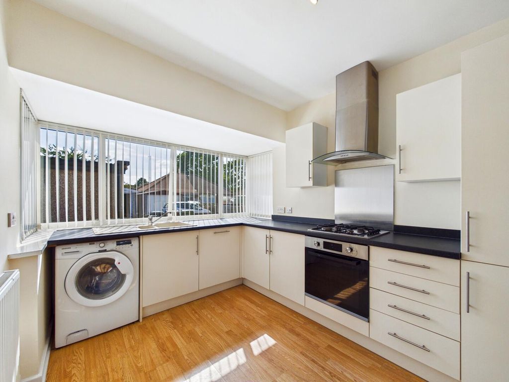 Property photo 2 of 8 Kitchen
