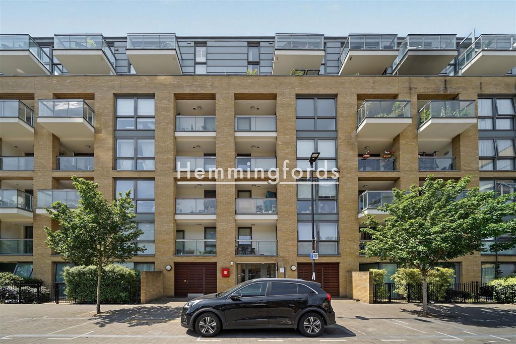 Property photo 2 of 15 Packington Square N1-9.Jpg