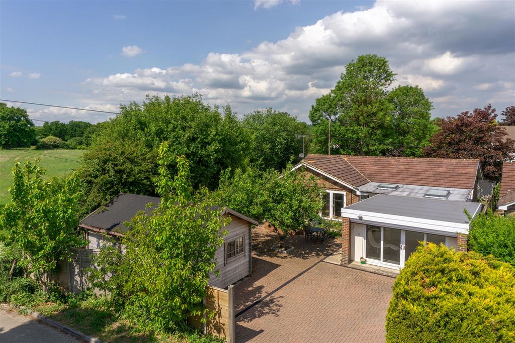 Property photo 1 of 20 Westview Summer Externals-2.Jpg
