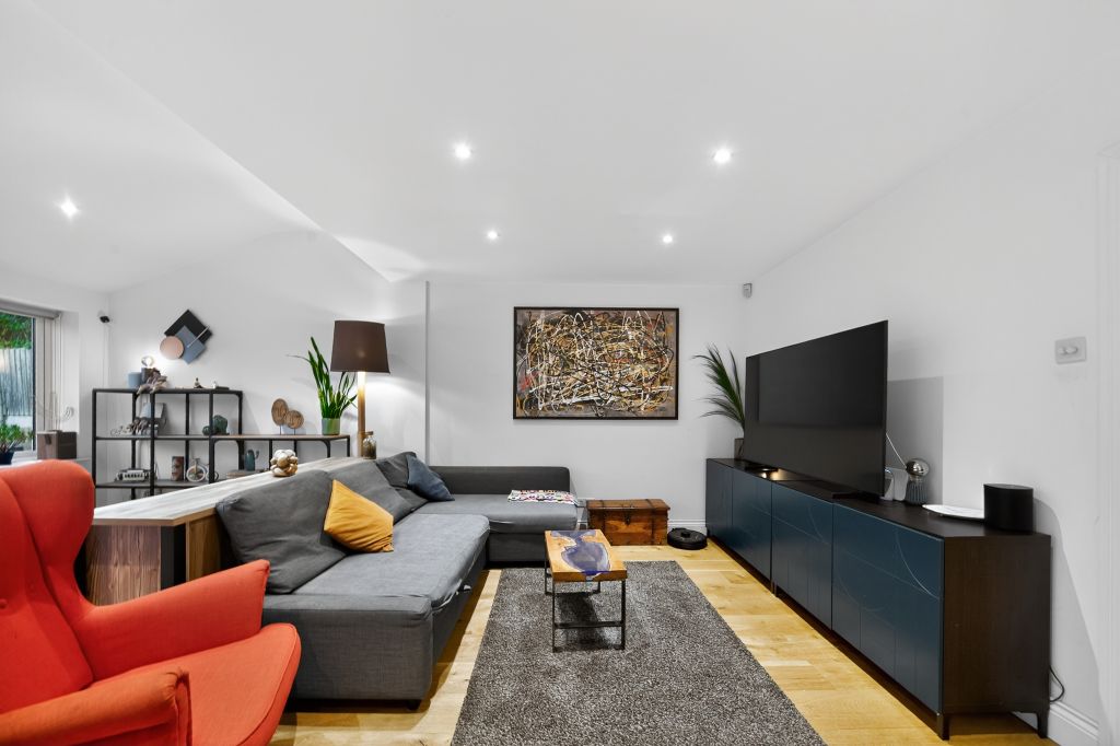 Property photo 3 of 15