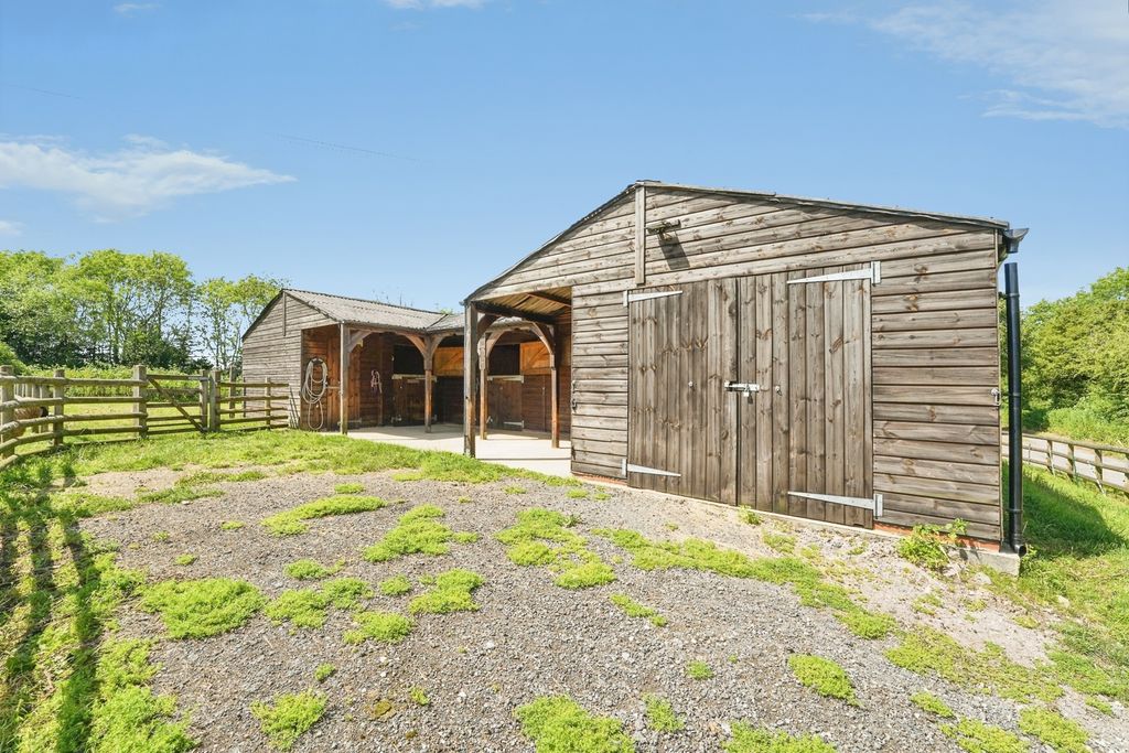 Property photo 3 of 36 Pbox-Img.Jpg
