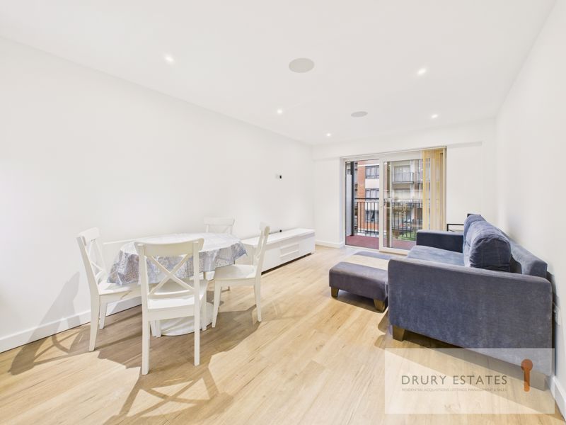 Property photo 1 of 11 Living Room