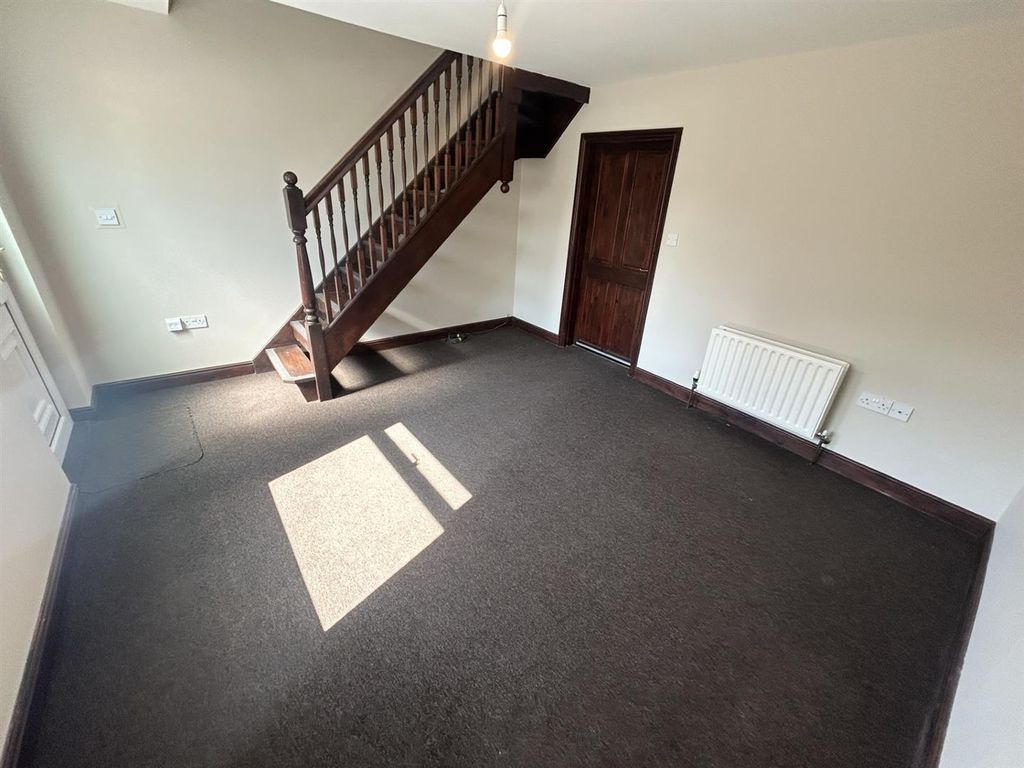 Property photo 2 of 12 3Fa83B1d-8B27-4028-Af9F-0c0Ab93De381.Jpg