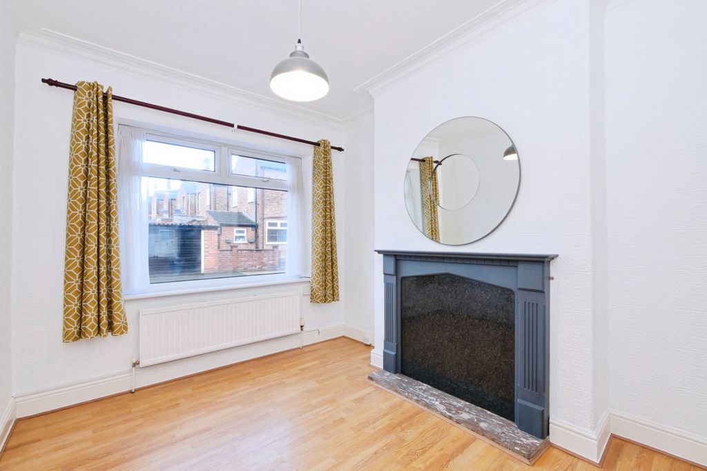 Property photo 3 of 17 Pnmb0305