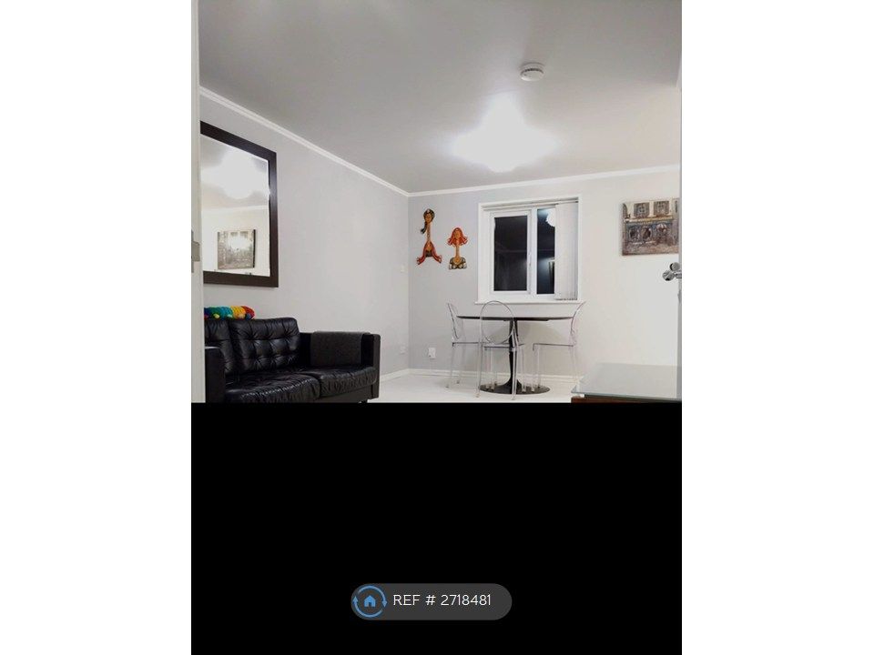 Property photo 1 of 10 Living Room With Dining Table