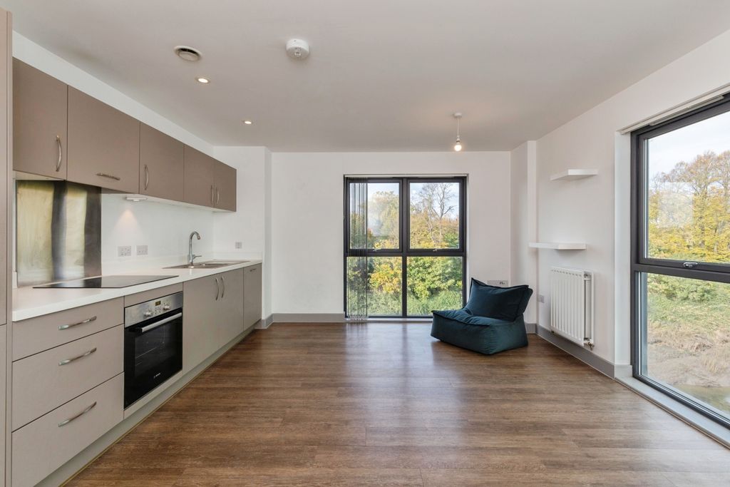 Property photo 2 of 20