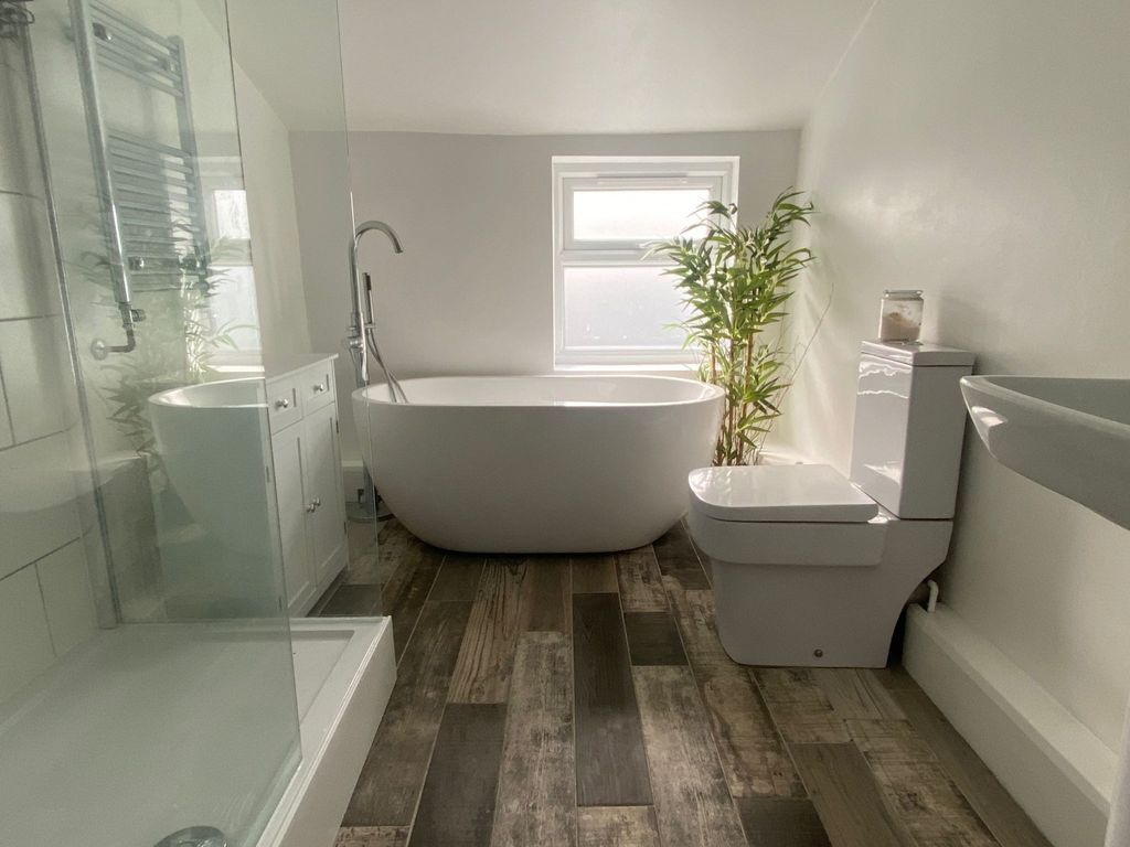 Property photo 3 of 10 2737753