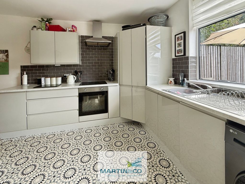 Property photo 3 of 16 69Bf274B--4E83-B938-F5118Bd27D0B-63366-000008Ea580