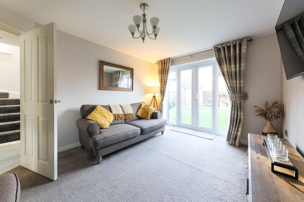 Property photo 2 of 19 Living Room