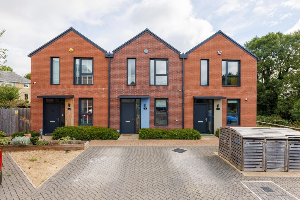 Property photo 2 of 18 2 Lyme Way-27.Jpg